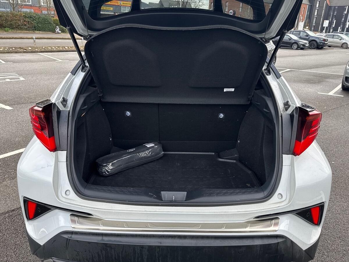 Used Toyota C-HR 2022 for sale - 76359798: Photo 10