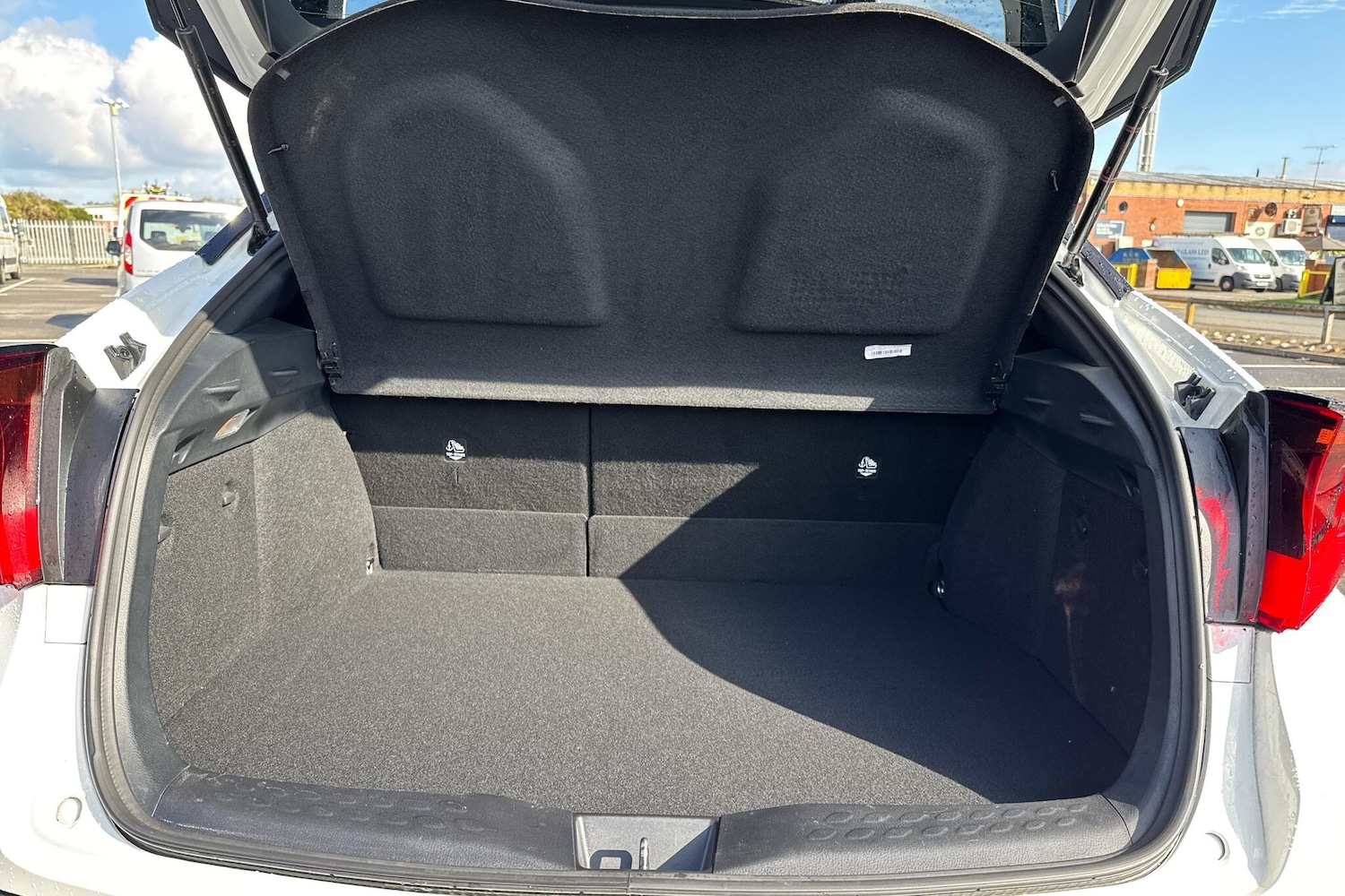 Used Toyota C-HR 2023 for sale - 76730677: Photo 14