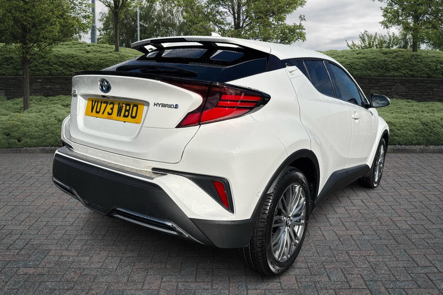 Used Toyota C-HR 2023 for sale - 76730677: Photo 2