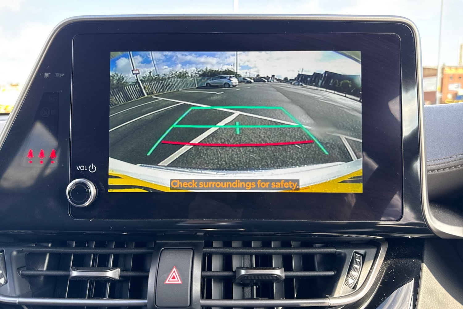 Used Toyota C-HR 2023 for sale - 76730677: Photo 8