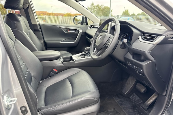 Used Toyota RAV4 2021 for sale - 76073821: Photo 11