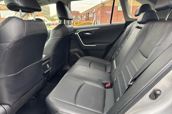Used Toyota RAV4 2021 for sale - 76073821: Photo 12