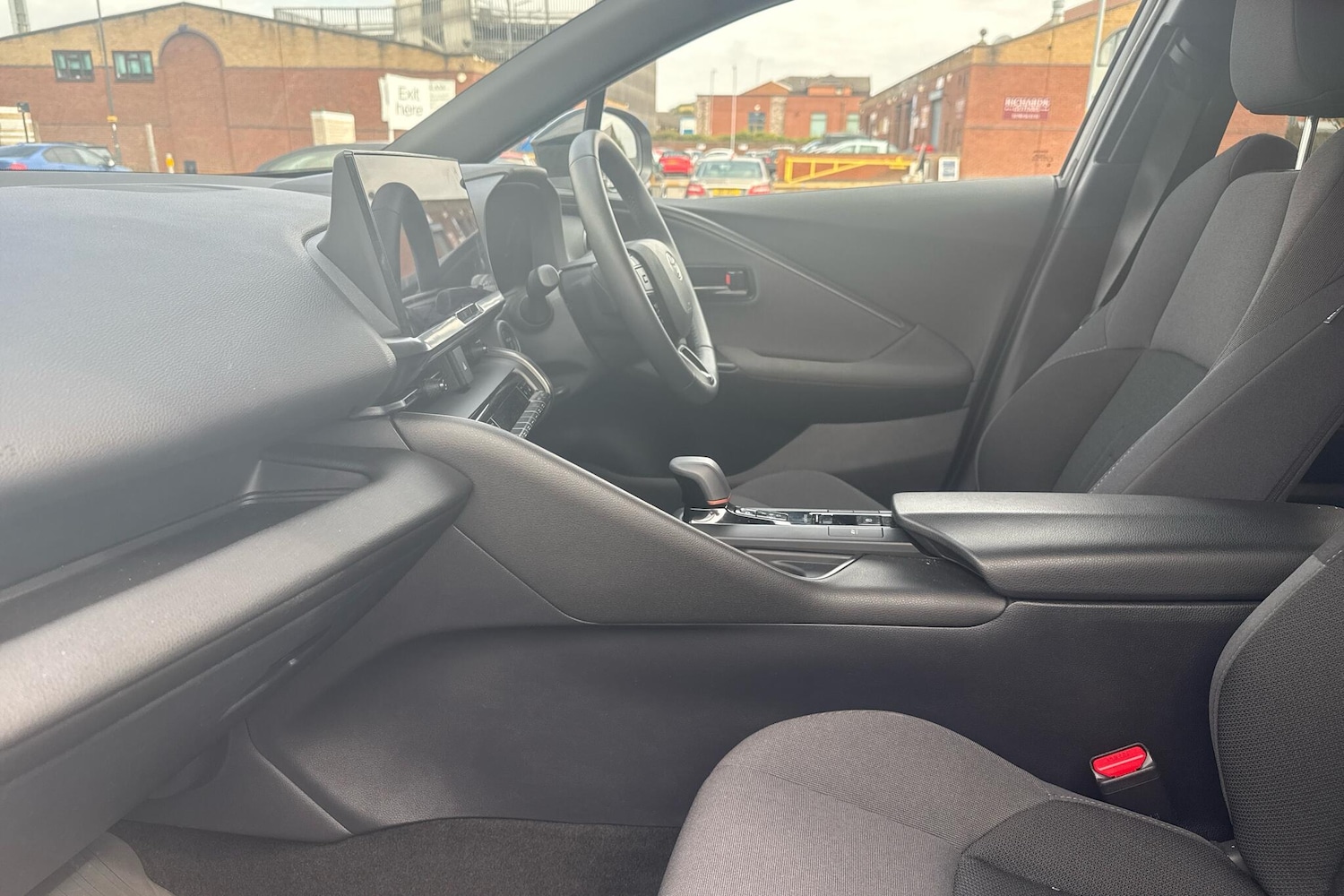 Used Toyota C-HR 2024 for sale - 77575925: Photo 10