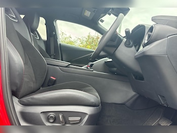 Used Toyota C-HR 2024 for sale - 75389090: Photo
