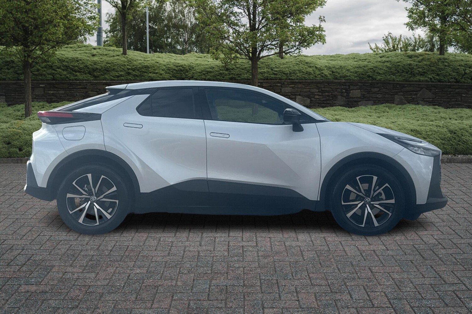 Used Toyota C-HR 2024 for sale - 76647380: Photo 16