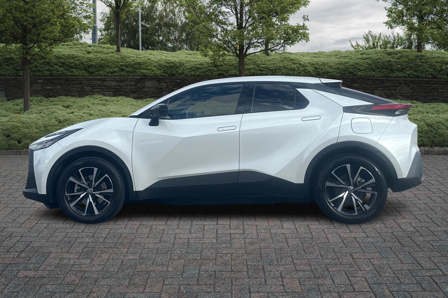 Used Toyota C-HR 2024 for sale - 76647380: Photo 17