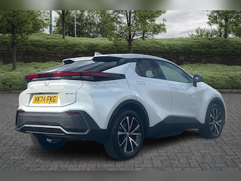 Used Toyota C-HR 2024 for sale - 76647380: Photo