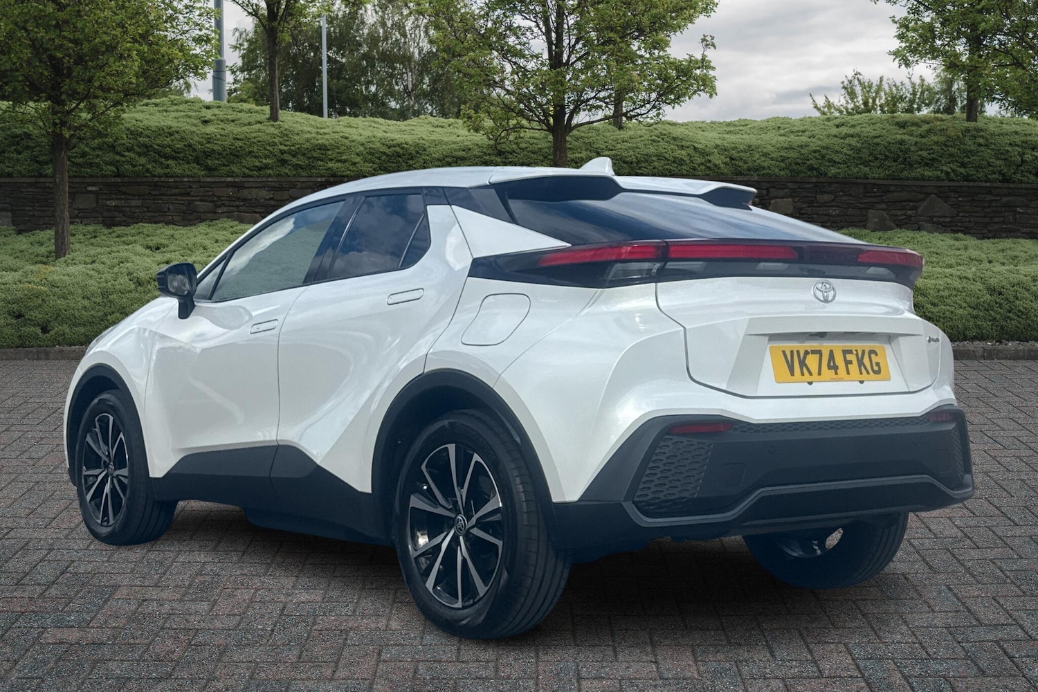 Used Toyota C-HR 2024 for sale - 76647380: Photo 4