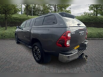 Used Toyota Hilux 2020 for sale - 75201073: Photo