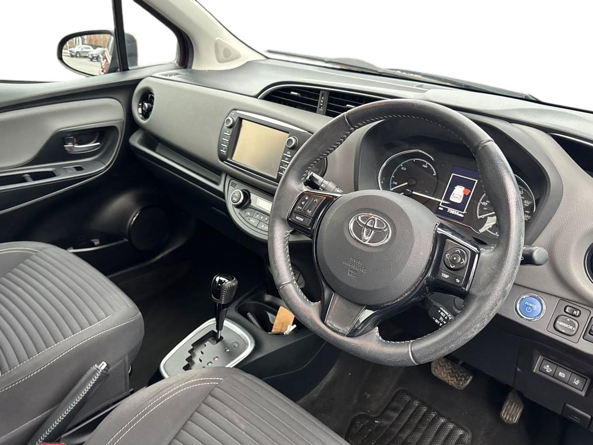Used Toyota Yaris 2018 for sale - 77052384: Photo 12