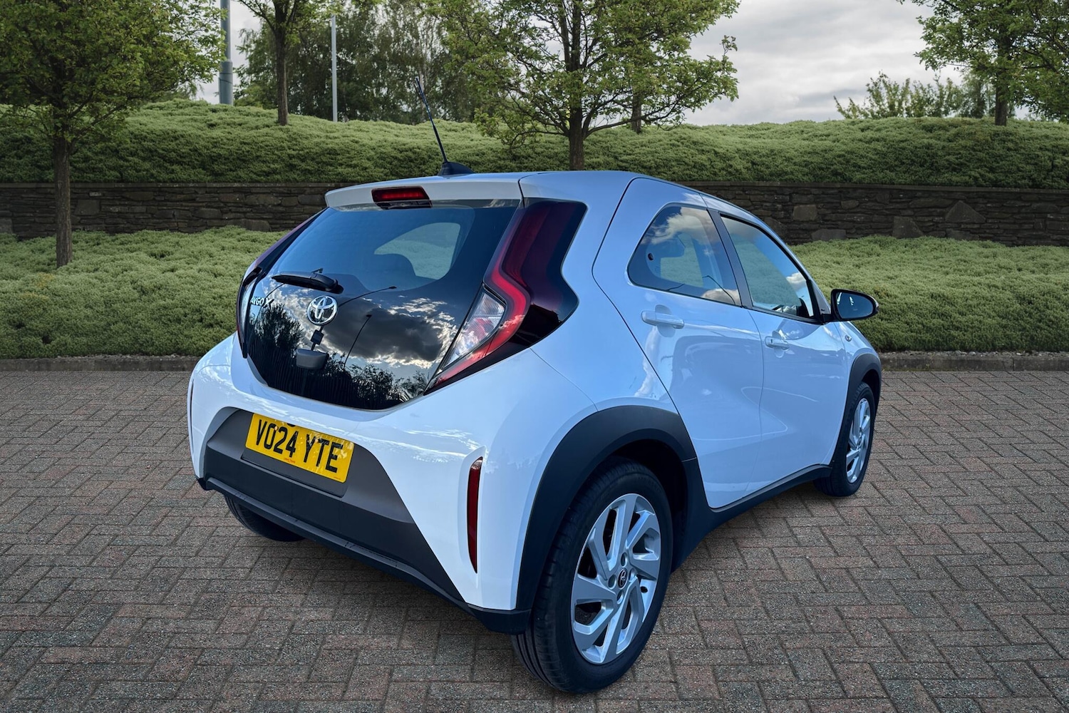 Used Toyota Aygo X 2024 for sale - 77268812: Photo 2