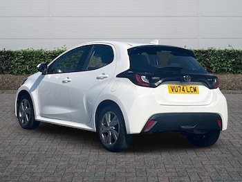 Used Toyota Yaris 2024 for sale - 77926863: Photo