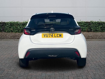 Used Toyota Yaris 2024 for sale - 77926863: Photo