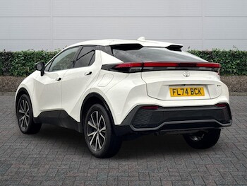 Used Toyota C-HR 2024 for sale - 76800410: Photo