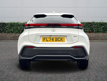 Used Toyota C-HR 2024 for sale - 76800410: Photo