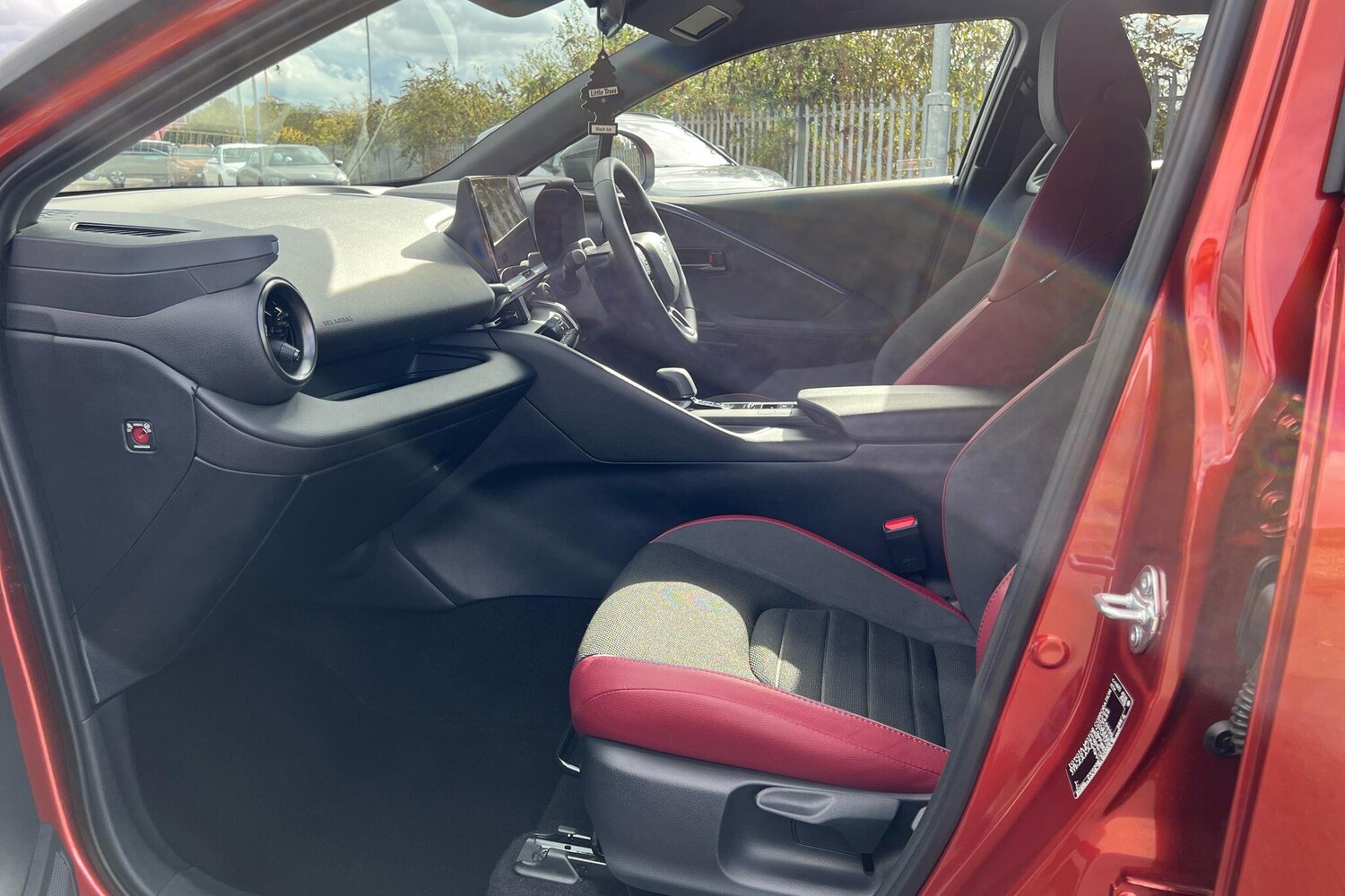 Used Toyota C-HR 2025 for sale - 77599818: Photo 10