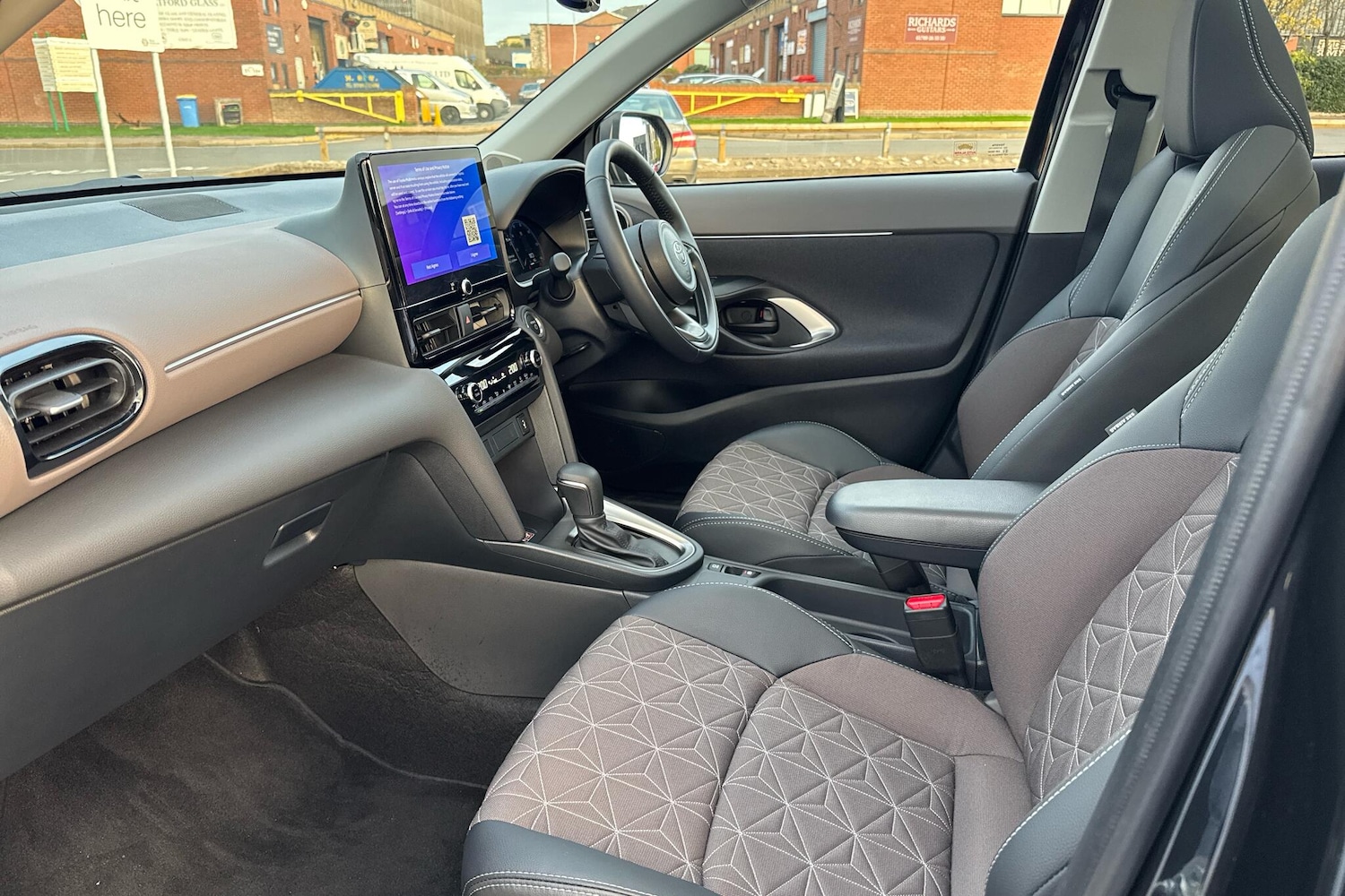 Used Toyota Yaris 2024 for sale - 76635386: Photo 10