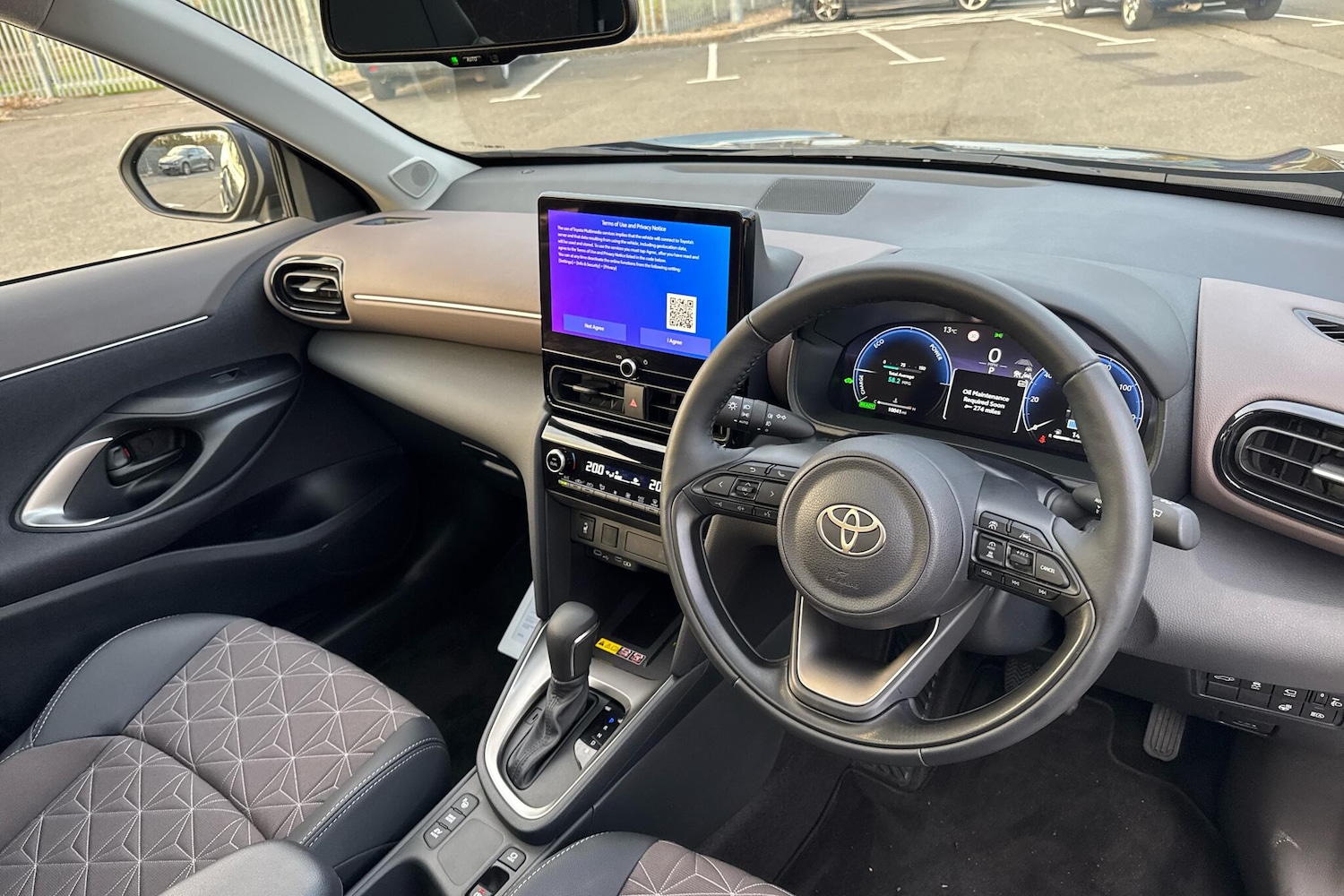 Used Toyota Yaris 2024 for sale - 76635386: Photo 5