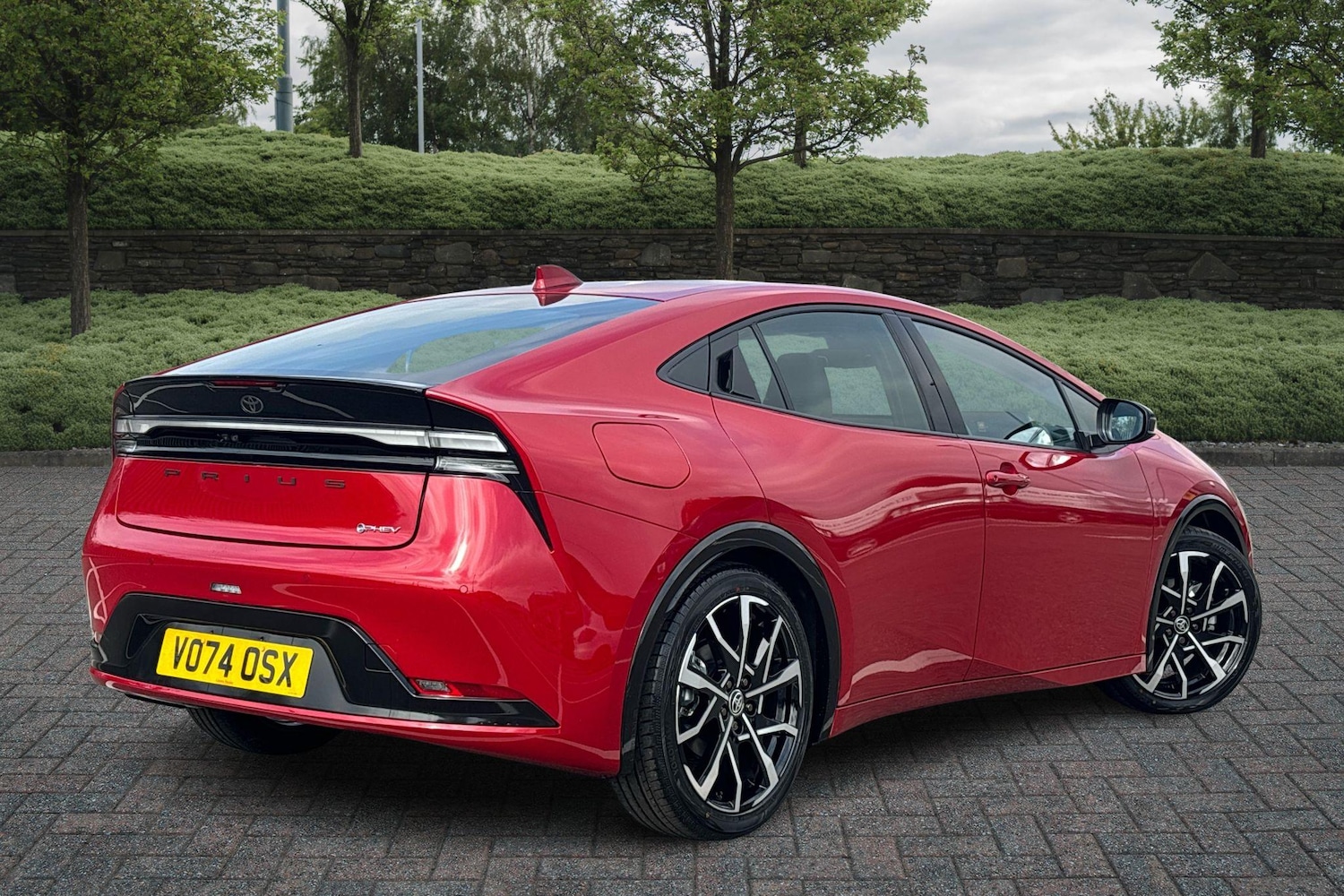 Used Toyota Prius 2024 for sale - 77575973: Photo 2