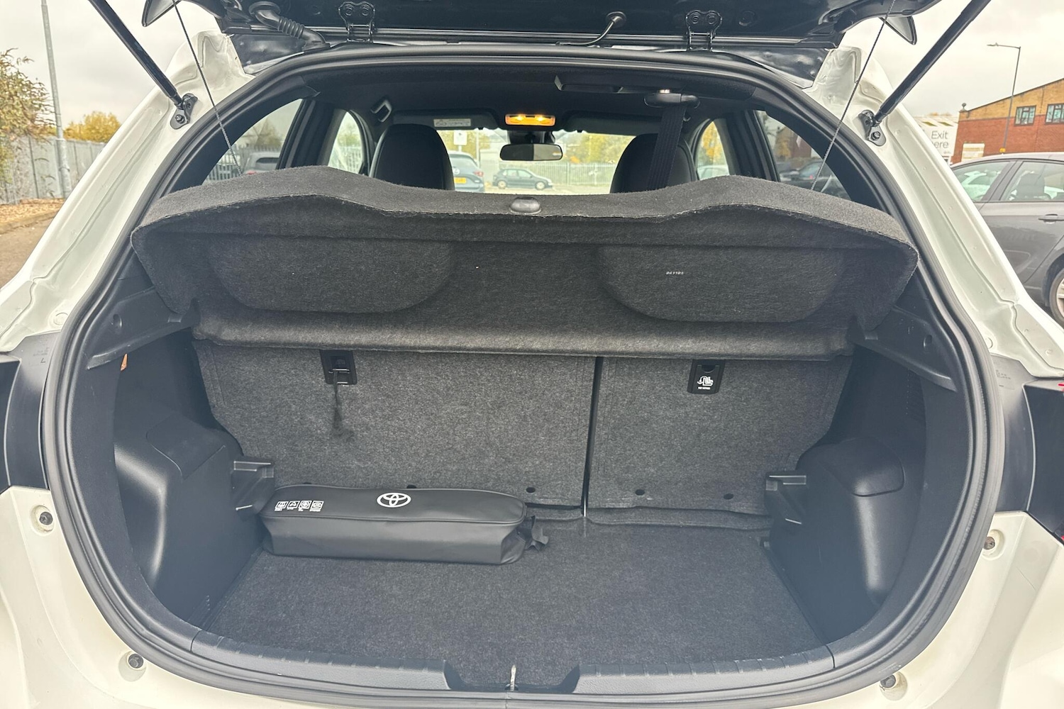 Used Toyota Yaris 2019 for sale - 76609256: Photo 14