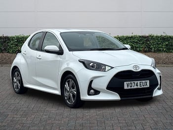 Used Toyota Yaris 2024 for sale - 79647058: Photo