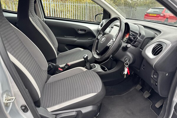 Used Toyota AYGO 2019 for sale - 76073799: Photo 11