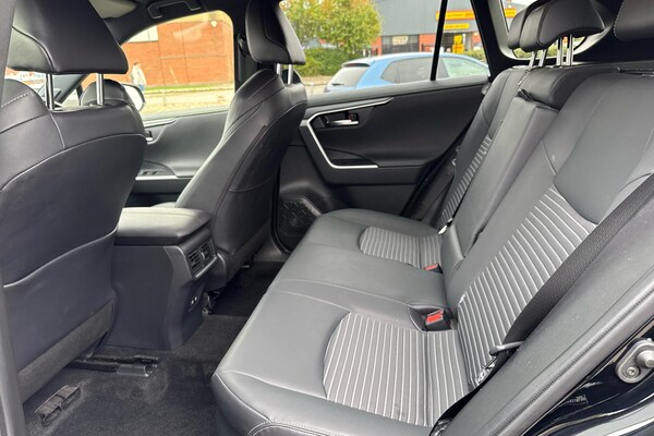 Used Toyota RAV4 2022 for sale - 76073812: Photo 12