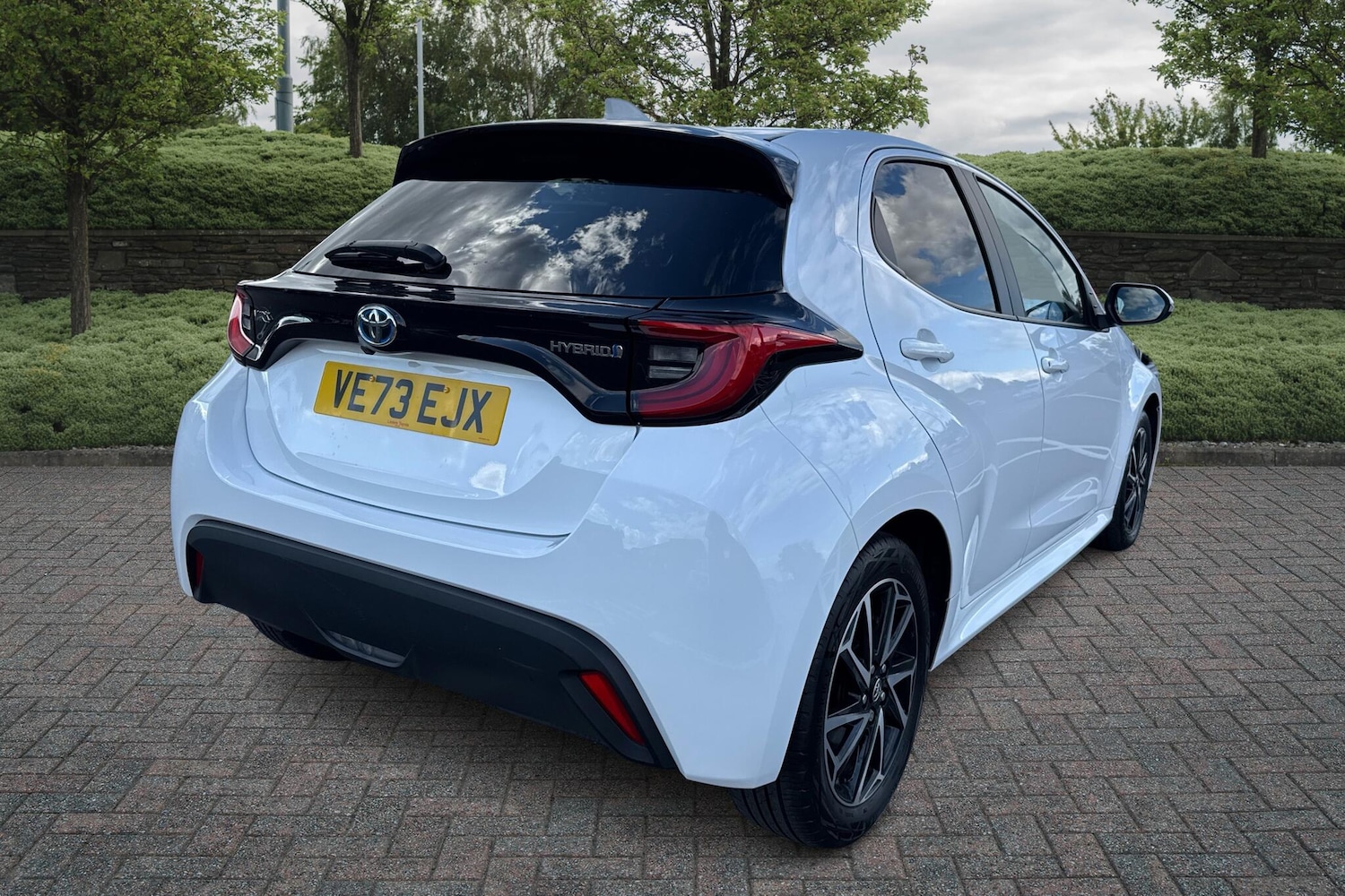 Used Toyota Yaris 2023 for sale - 75901410: Photo 2