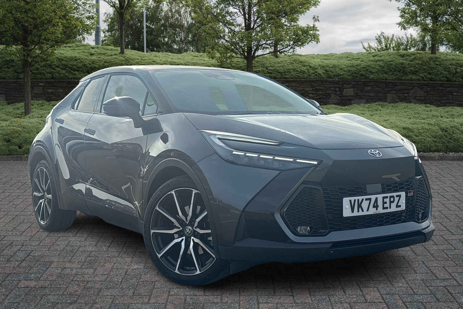 Used Toyota C-HR 2024 for sale - 76647376: Photo 1