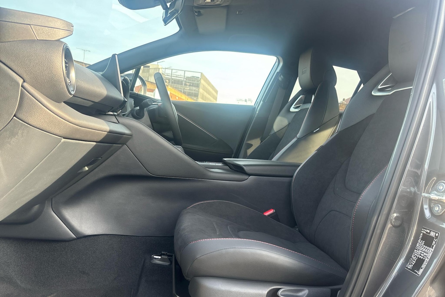 Used Toyota C-HR 2024 for sale - 76647376: Photo 10