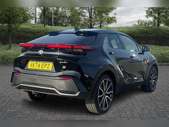 Used Toyota C-HR 2024 for sale - 76647376: Photo