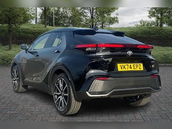 Used Toyota C-HR 2024 for sale - 76647376: Photo