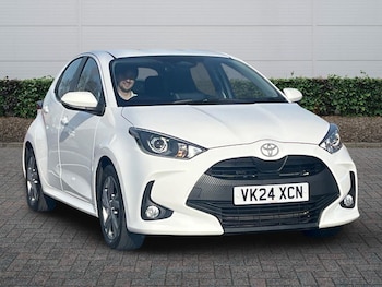 Used Toyota Yaris 2024 for sale - 77971344: Photo