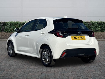 Used Toyota Yaris 2023 for sale - 79534338: Photo