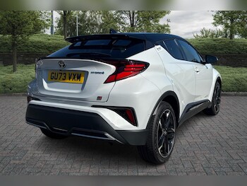 Used Toyota C-HR 2023 for sale - 75104132: Photo