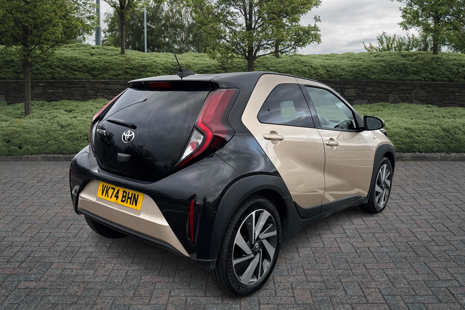 Used Toyota Aygo X 2024 for sale - 76539512: Photo 2