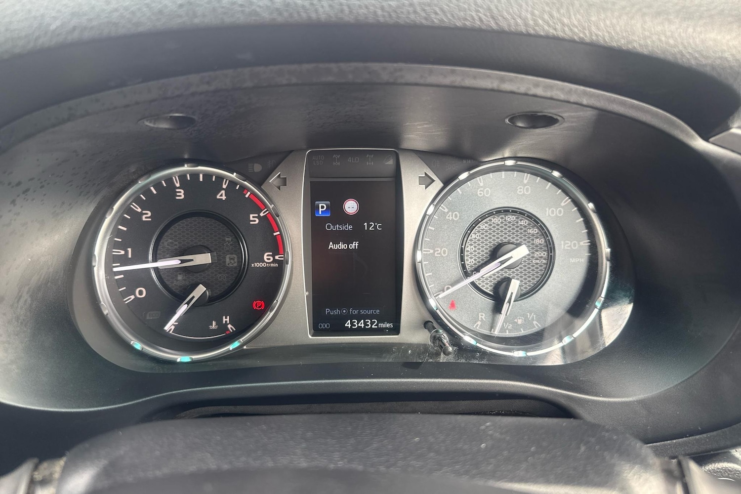 Used Toyota Hilux 2020 for sale - 76044033: Photo 9