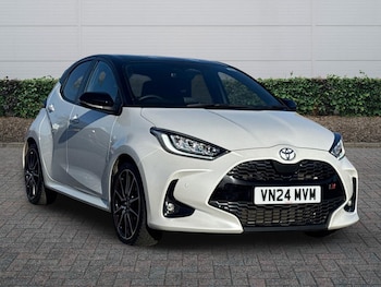 Used Toyota Yaris 2024 for sale - 77725232: Photo