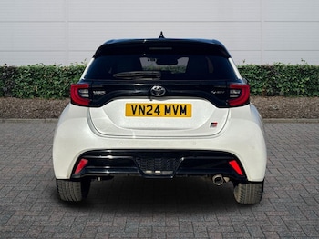 Used Toyota Yaris 2024 for sale - 77725232: Photo