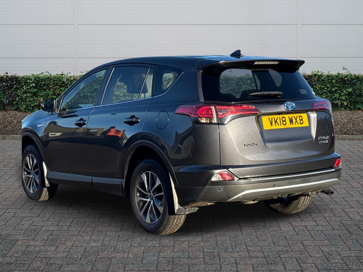 Used Toyota RAV4 2018 for sale - 76848983: Photo 2