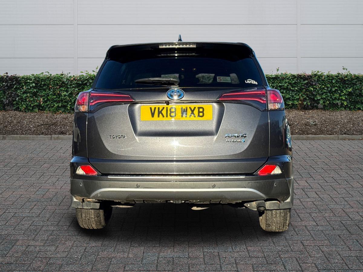 Used Toyota RAV4 2018 for sale - 76848983: Photo 4