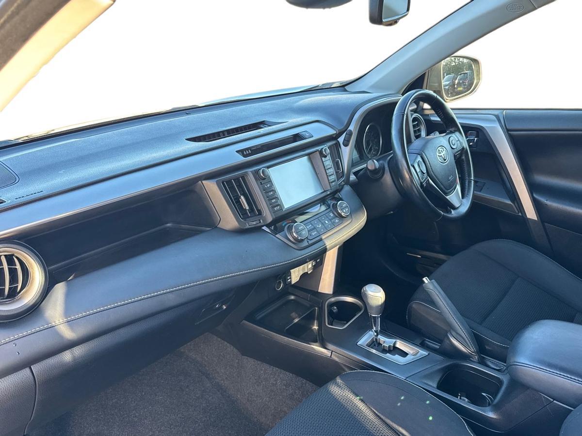 Used Toyota RAV4 2018 for sale - 76848983: Photo 7