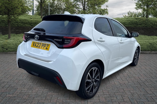 Used Toyota Yaris 2022 for sale - 75901533: Photo 2