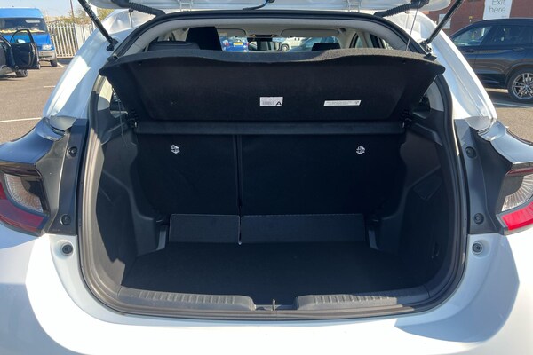 Used Toyota Yaris 2024 for sale - 75770801: Photo 14