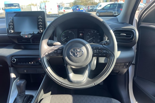 Used Toyota Yaris 2024 for sale - 75770801: Photo 6