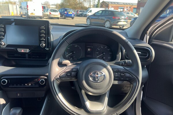 Used Toyota Yaris 2024 for sale - 75770801: Photo 8