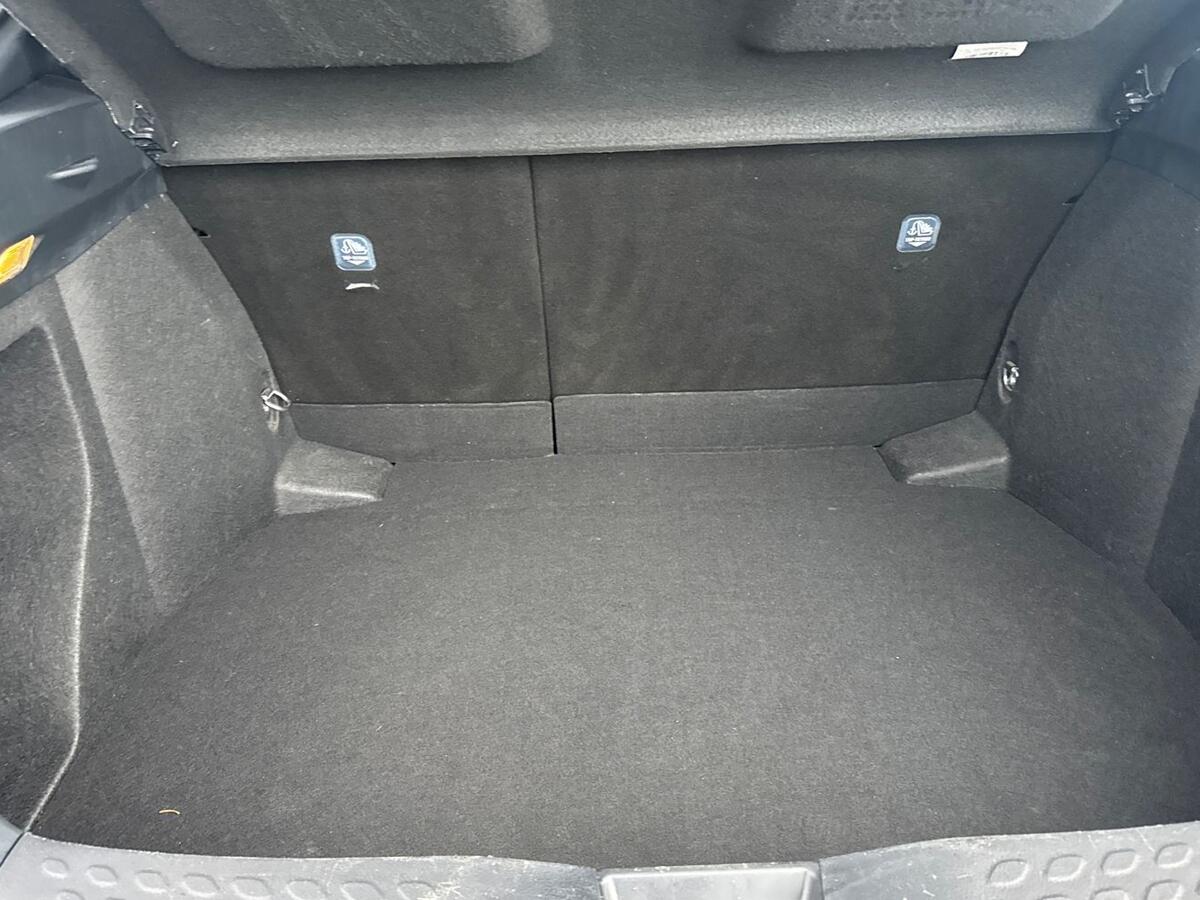 Used Toyota C-HR 2023 for sale - 76730710: Photo 10