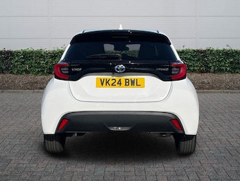 Used Toyota Yaris 2024 for sale - 77725275: Photo