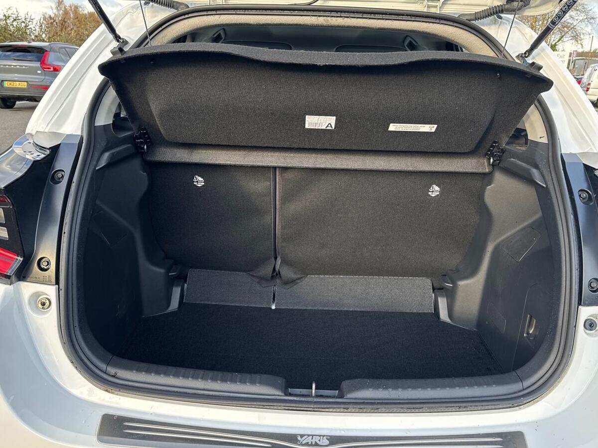 Used Toyota Yaris 2023 for sale - 76635399: Photo 10