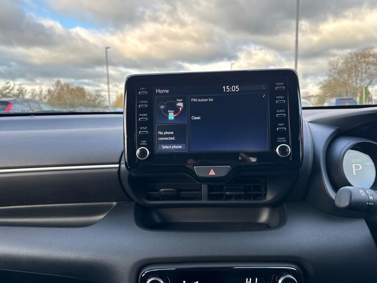 Used Toyota Yaris 2023 for sale - 76635399: Photo 11